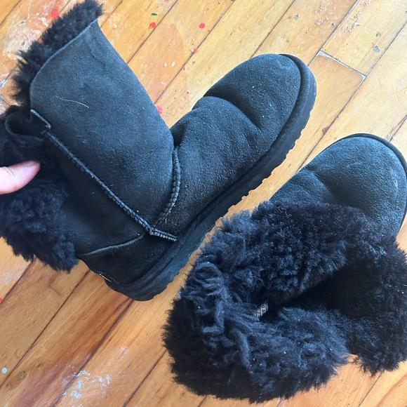 UGG bailey button bling bedazzeled sherpa boots - Picture 5 of 9